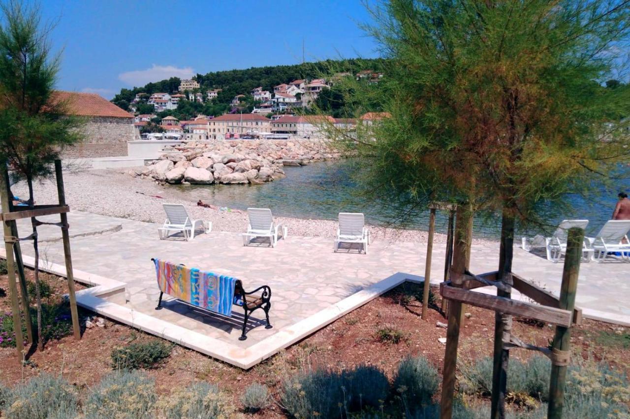 Apartments With A Parking Space Jelsa, Hvar - 8746 Jelsa  Εξωτερικό φωτογραφία